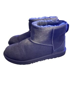 UGG Classic Mini II Boots - Kids/Big Kids Grey Suede Size 5 (Fits women’s 7)